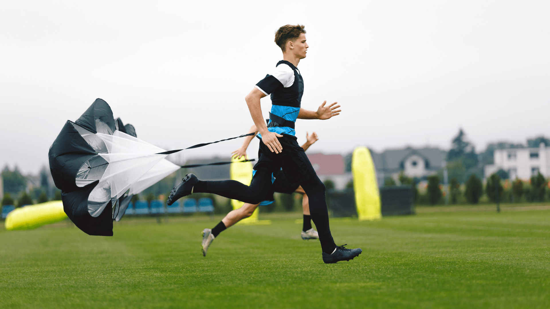 Trening motoryczny piłkarza – sprinty i ćwiczenia szybkości na boisku